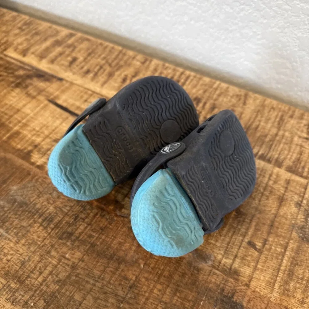 Crocs Baby ELECTRO Size C4 Infant/toddler Navy/Electric Blue SLIP  ON 4